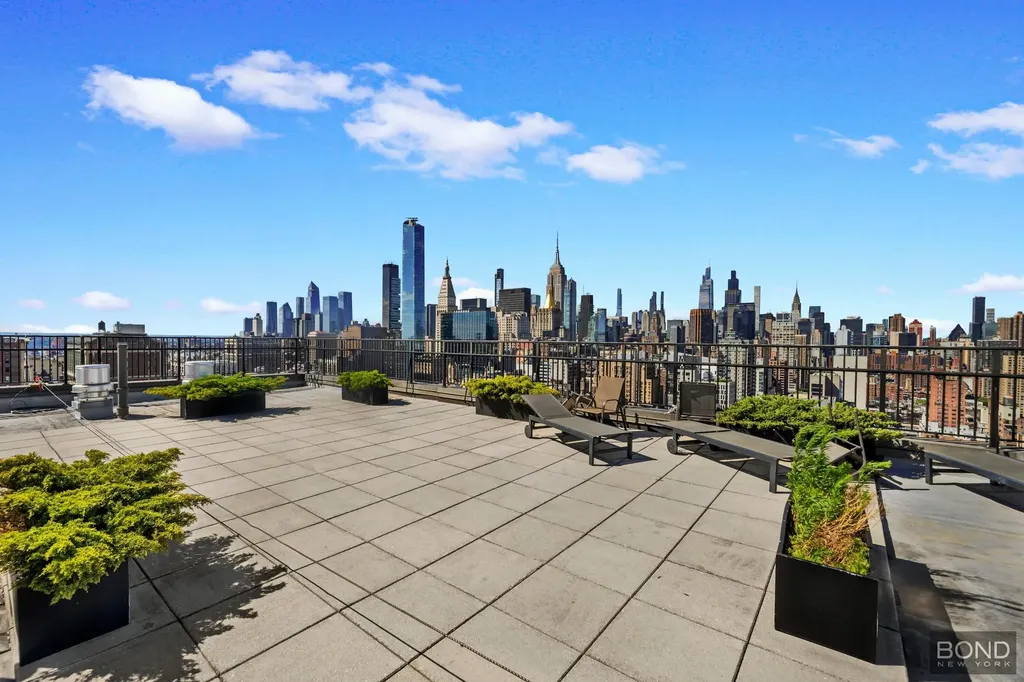 201 E 17th Street New York City NY 10003
