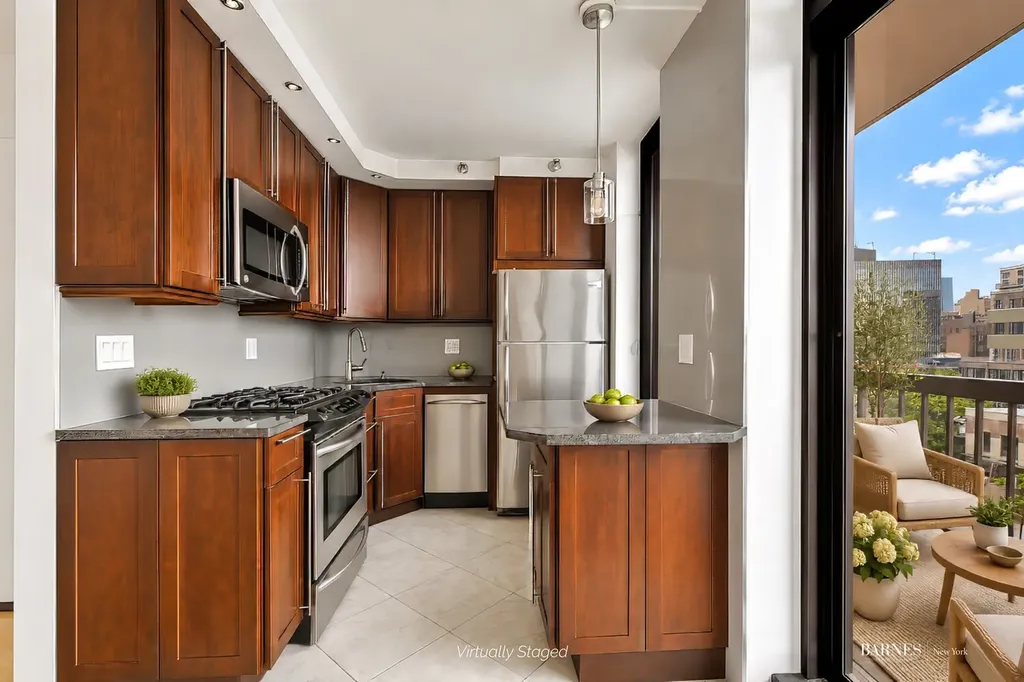 24 E 7th Street New York City NY 10003