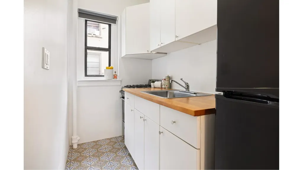 240 E 24th Street New York City NY 10010