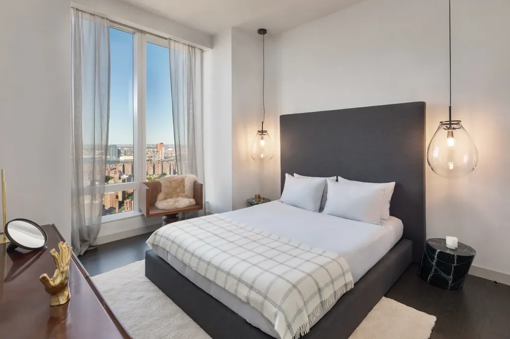 252 South Street New York City NY 10002