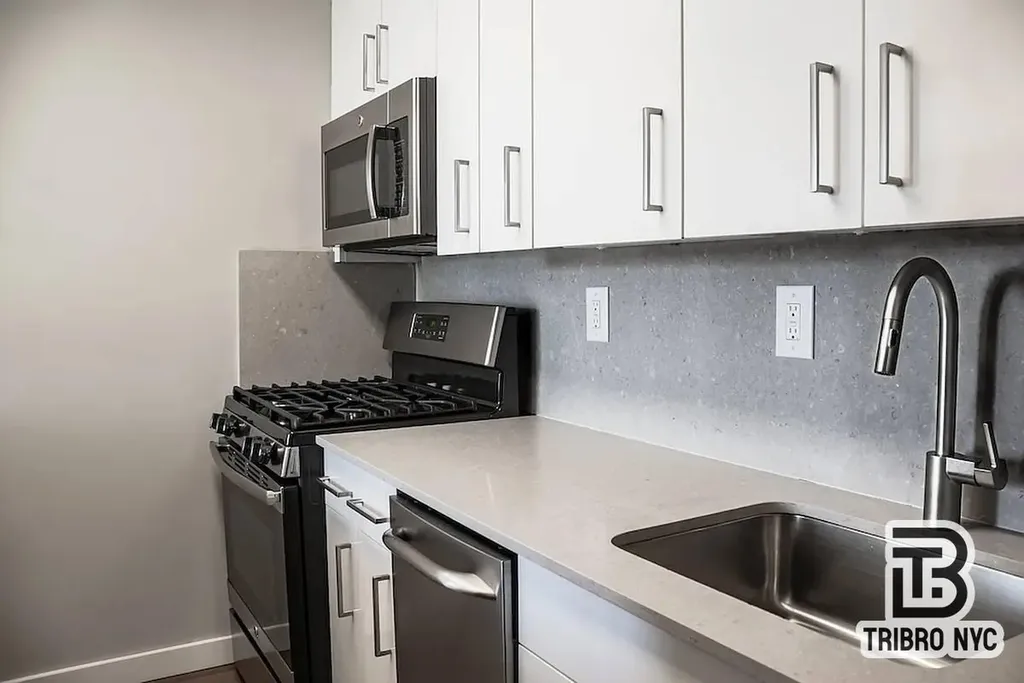 463 Lexington Avenue New York City NY 11221