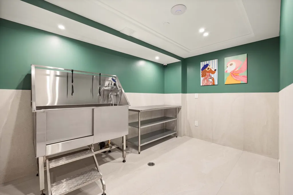 194 Bainbridge Street New York City NY 11233