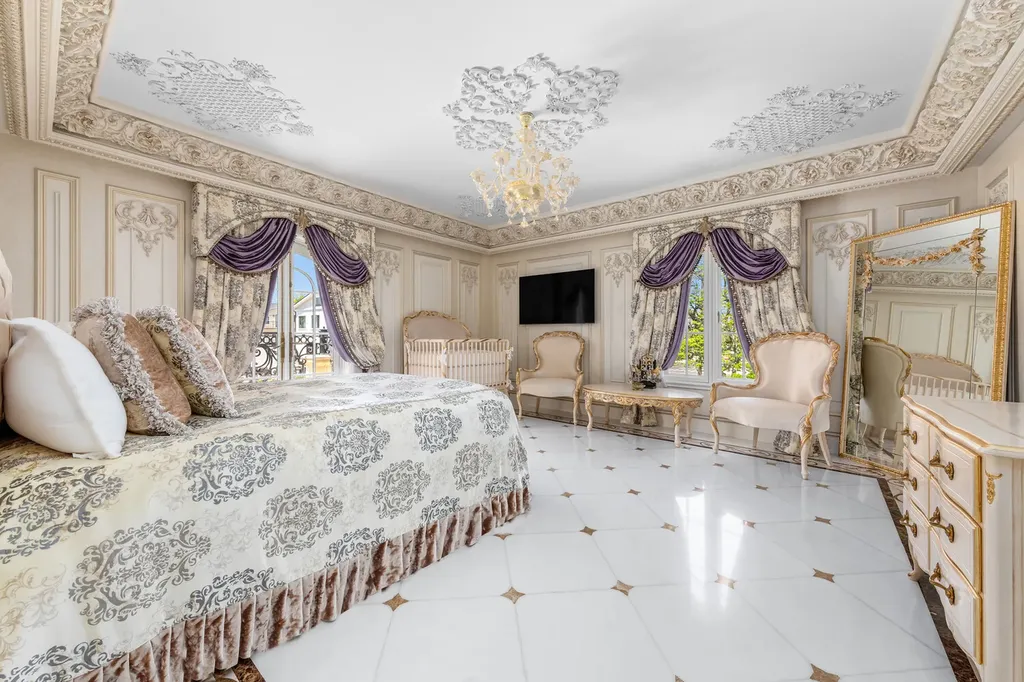 215 Exeter Street New York City NY 11235