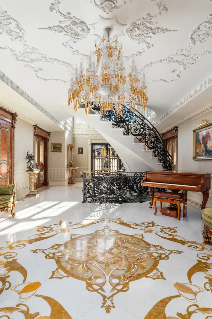 215 Exeter Street New York City NY 11235