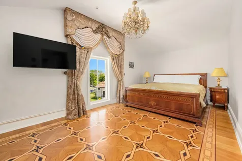 215 Exeter Street New York City NY 11235