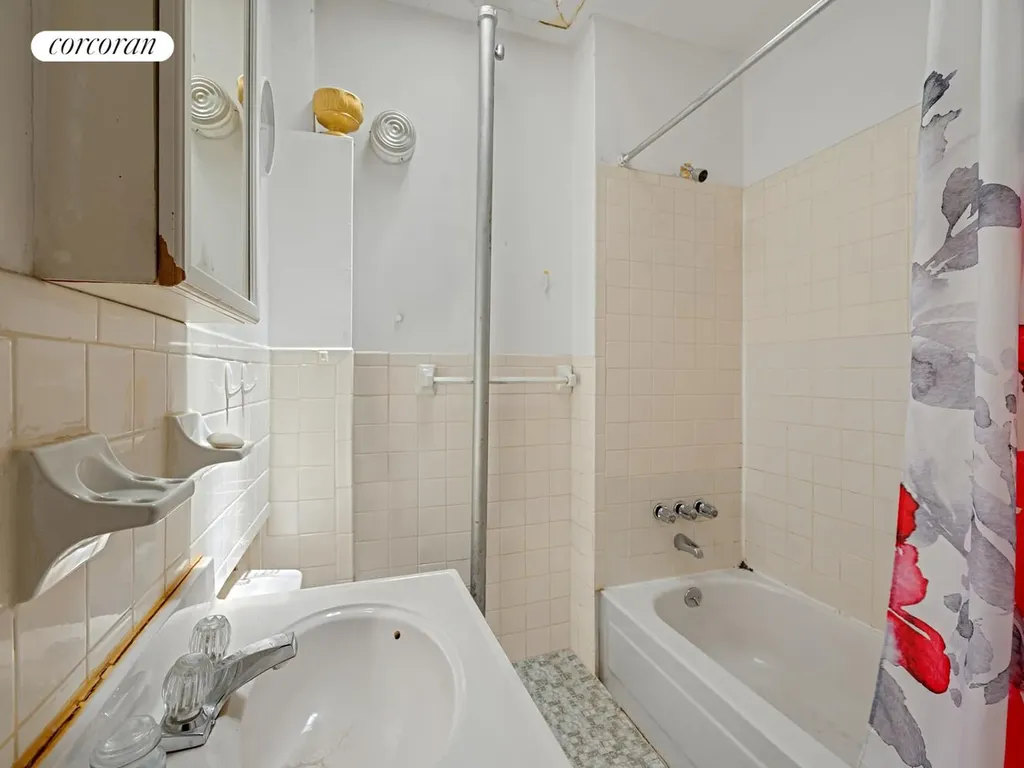 61 Hull Street New York City NY 11233