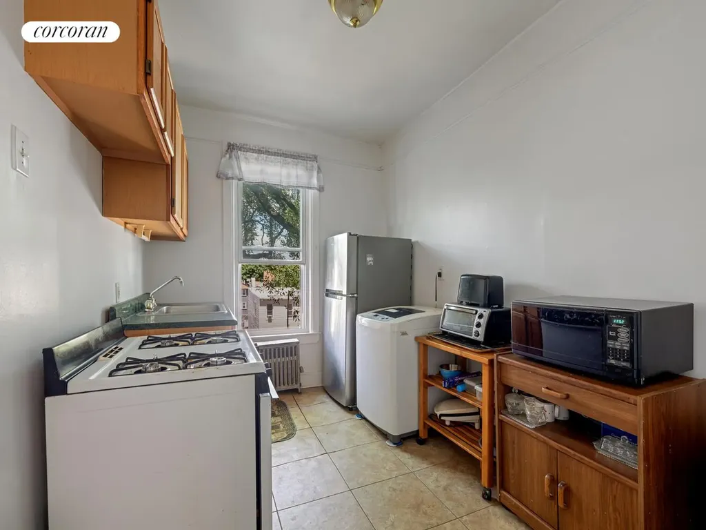 61 Hull Street New York City NY 11233