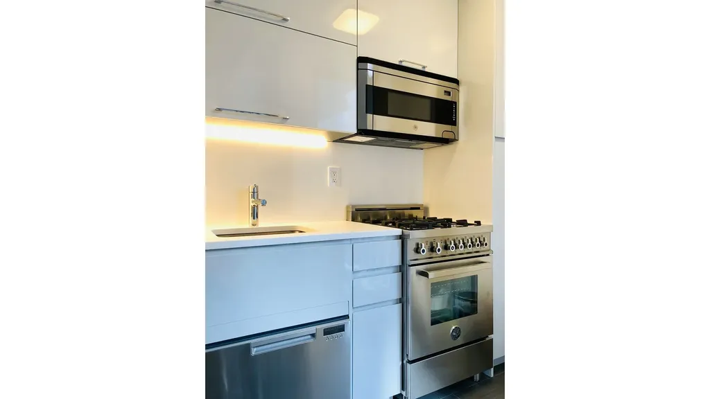 1160 3rd Avenue New York City NY 10065