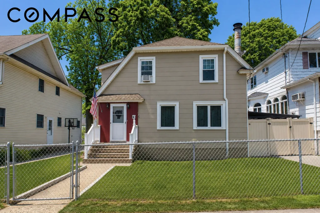 196 Prescott Avenue New York City NY 10306