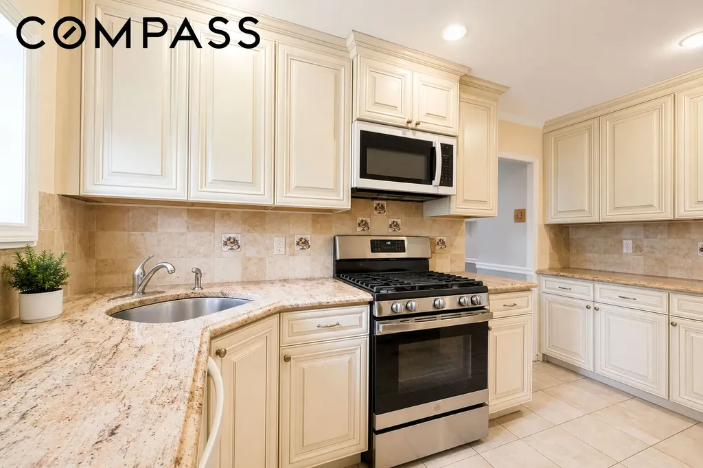 196 Prescott Avenue New York City NY 10306