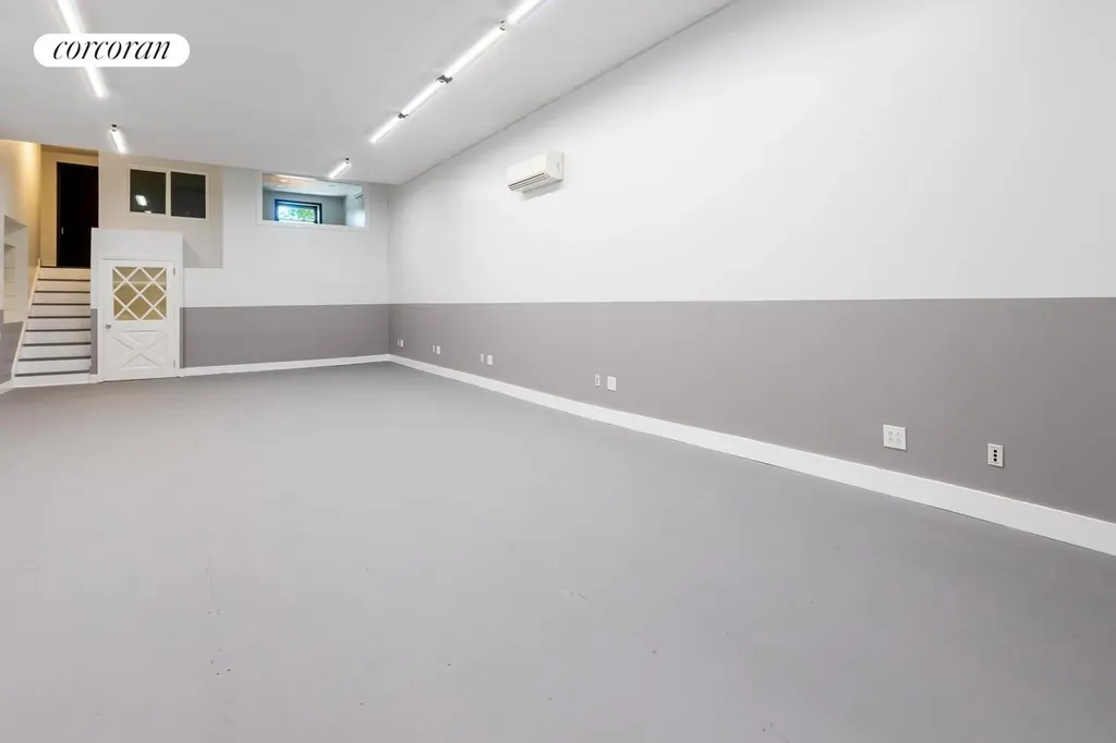 182 Vermont Avenue New York City NY 10305