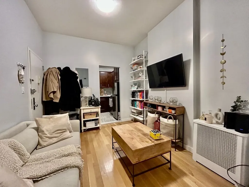 238 E 24th Street New York City NY 10010
