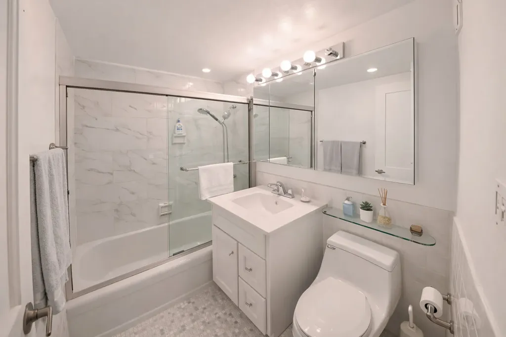 333 E 46th Street New York City NY 10017