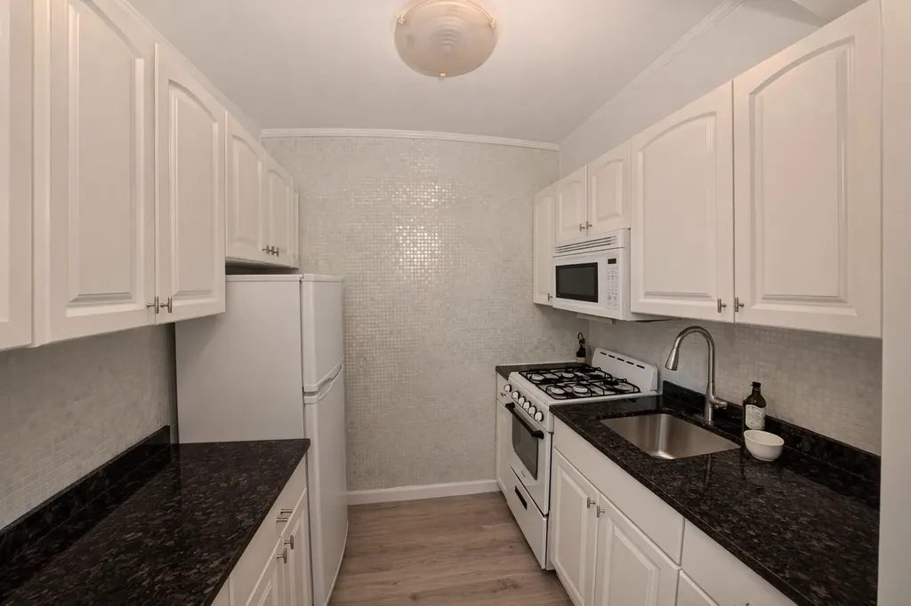 333 E 46th Street New York City NY 10017