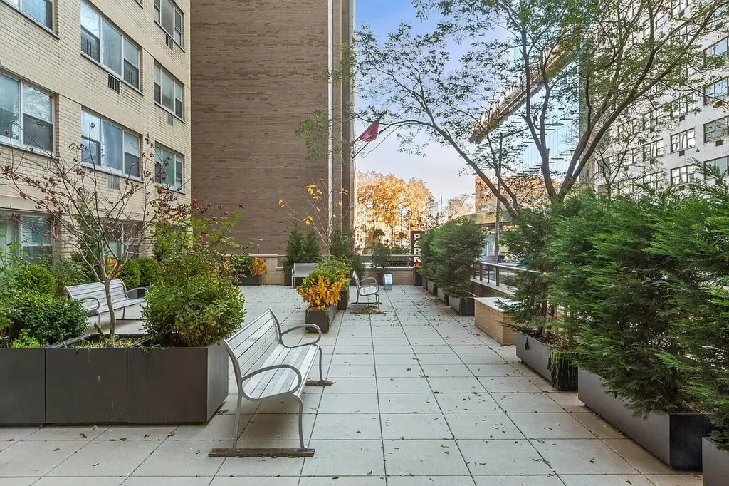333 E 46th Street New York City NY 10017