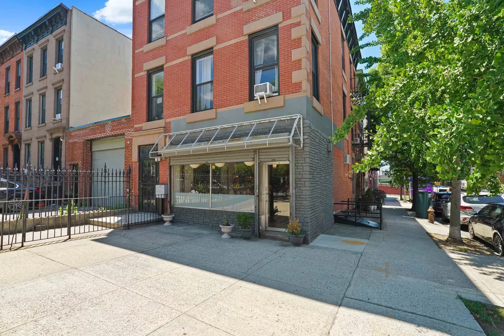 2 4th Place New York City NY 11231