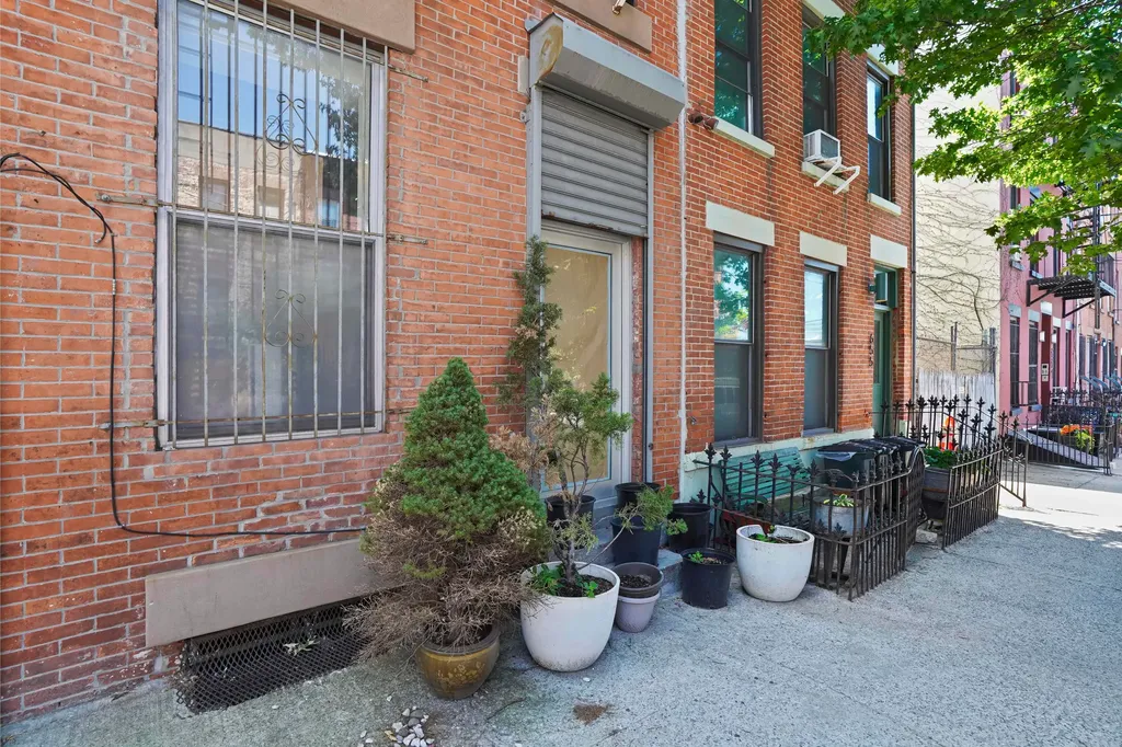 2 4th Place New York City NY 11231