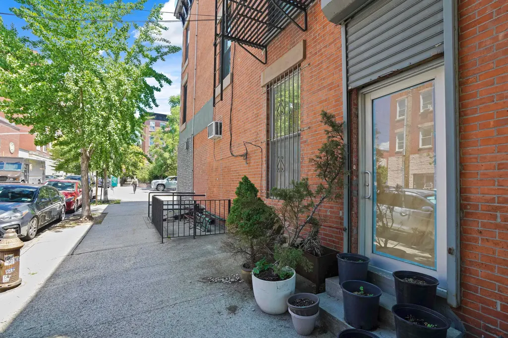 2 4th Place New York City NY 11231
