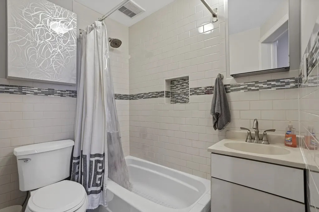 2 4th Place New York City NY 11231
