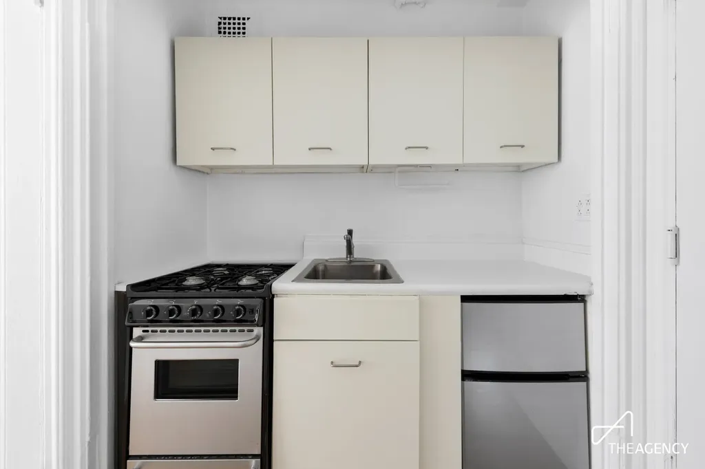 433 W 34th Street New York City NY 10001