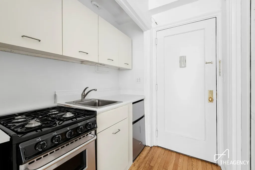 433 W 34th Street New York City NY 10001