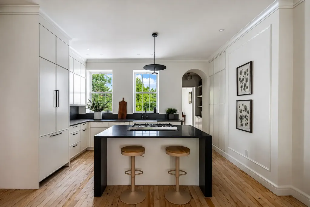 551 Lexington Avenue New York City NY 11221