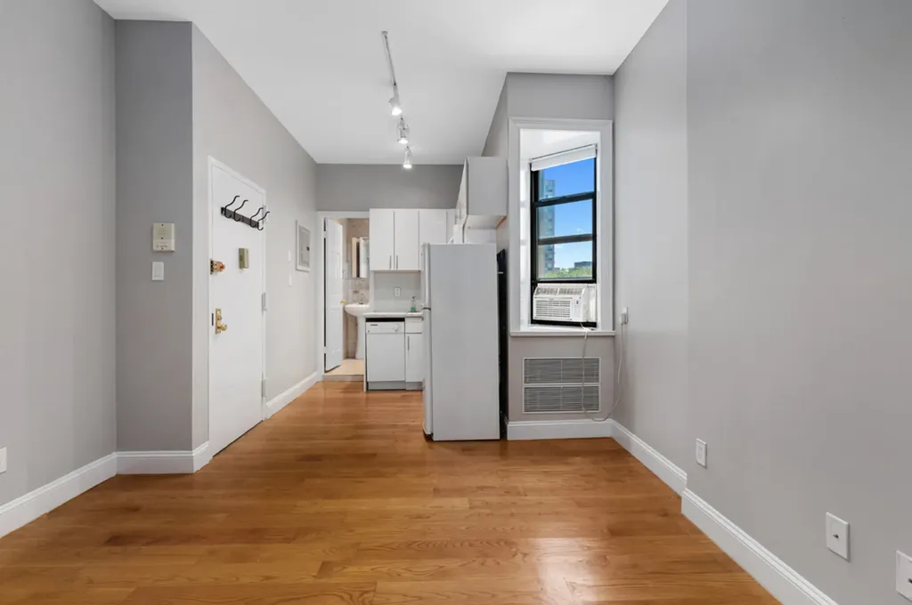 163 Chrystie Street New York City NY 10002