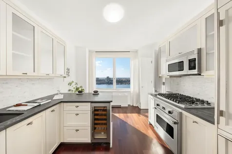 80 Riverside Boulevard New York City NY 10069