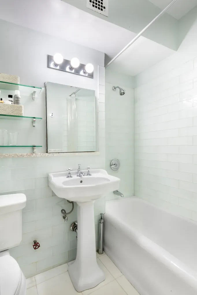 24 5th Avenue New York City NY 10011
