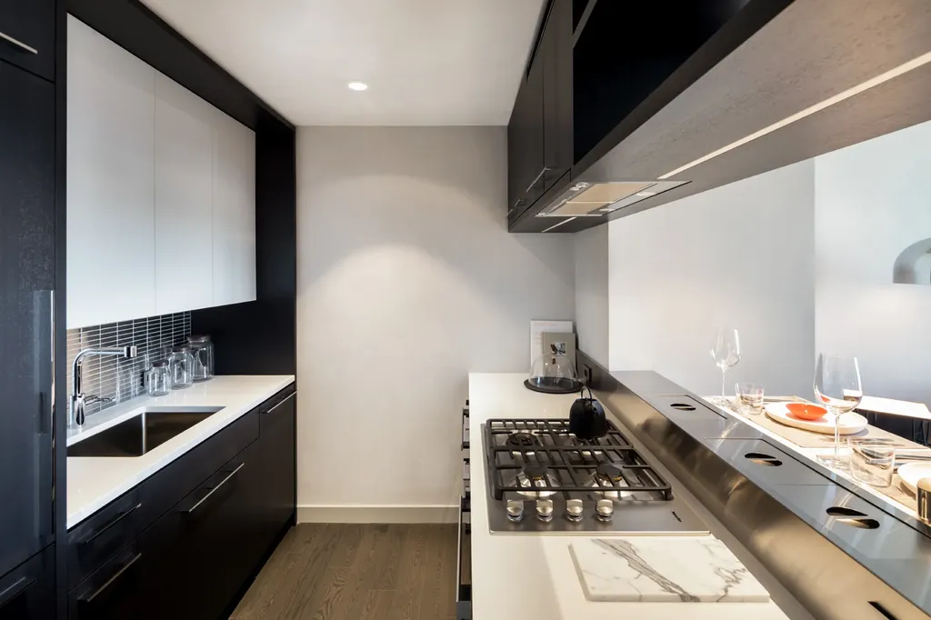 252 South Street New York City NY 10002