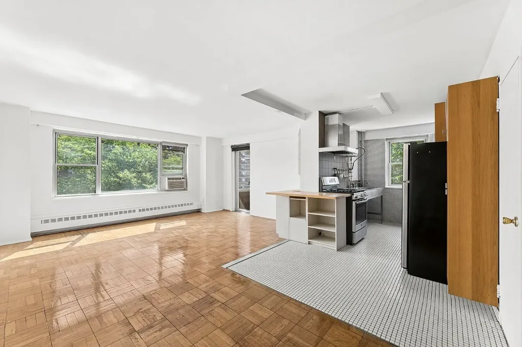 572 Grand Street New York City NY 10002