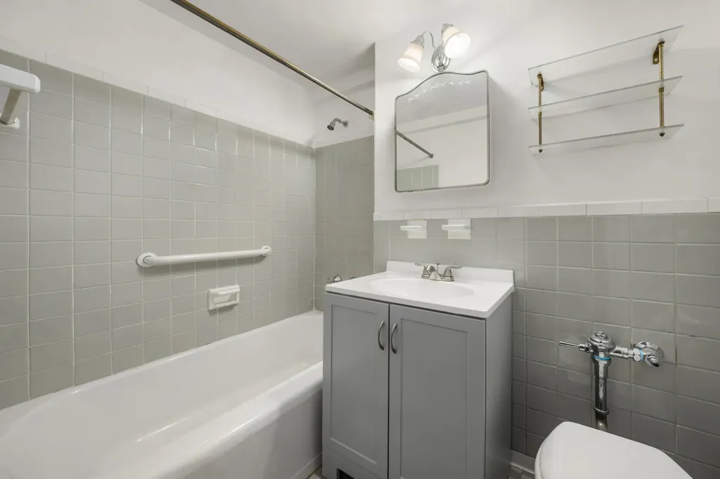 120 E 36th Street New York City NY 10016