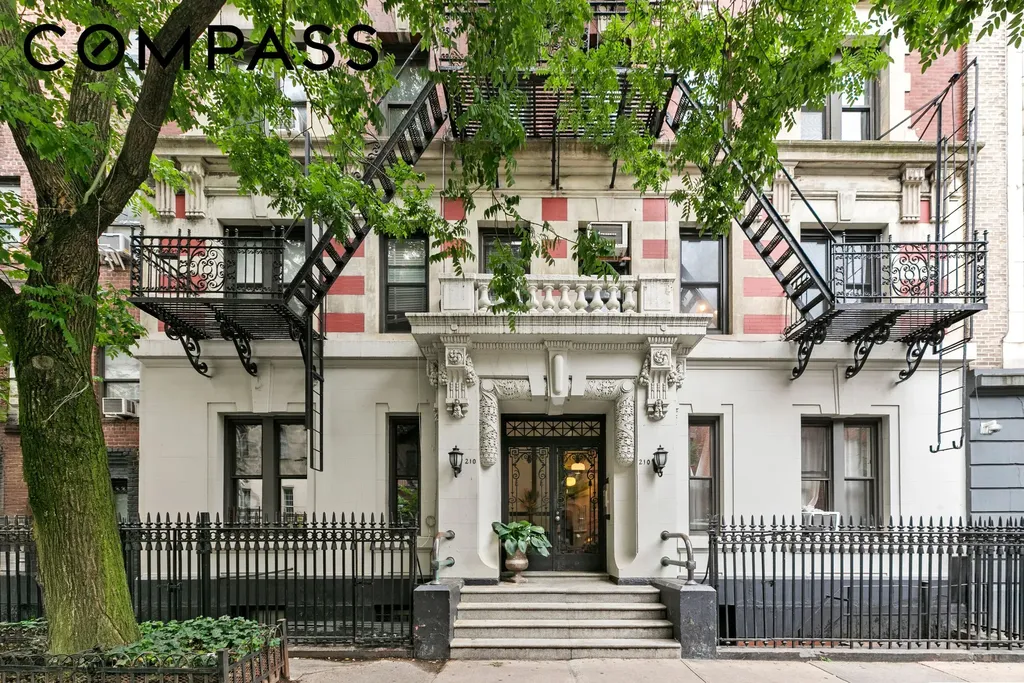 210 W 21st Street New York City NY 10011
