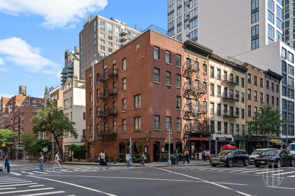 200 E 35th Street New York City NY 10016