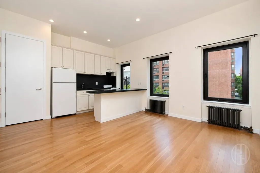 200 E 35th Street New York City NY 10016