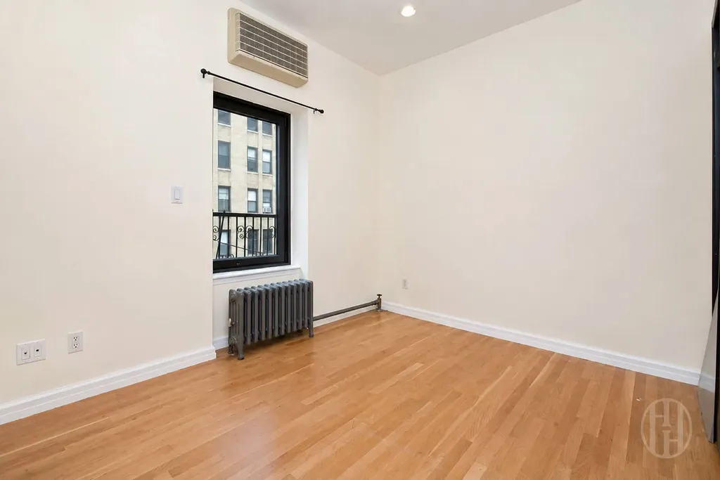 200 E 35th Street New York City NY 10016