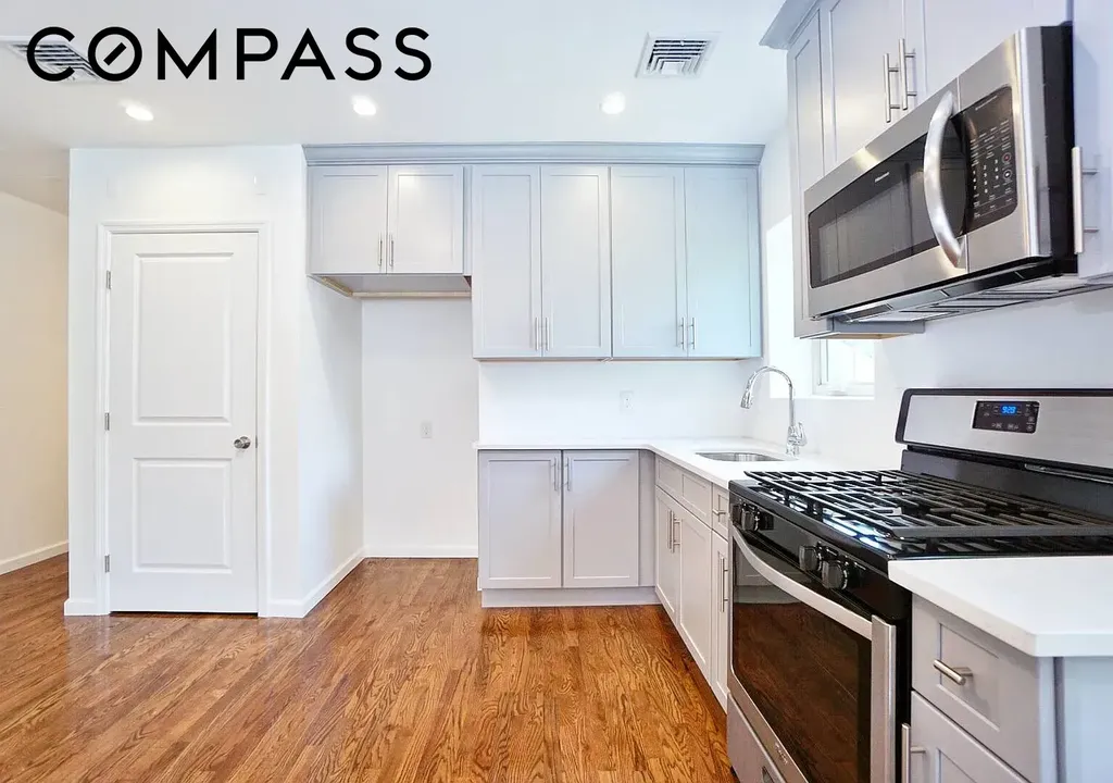 3020 Richmond Terrace New York City NY 10303