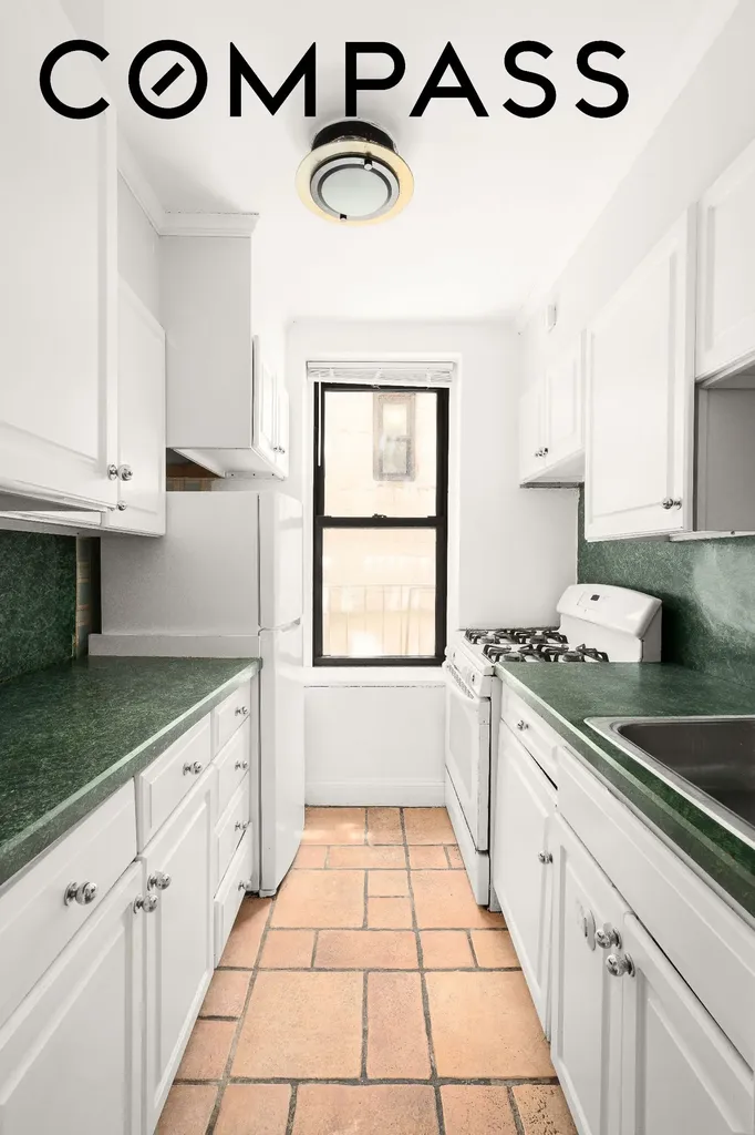 305 E 72nd Street New York City NY 10021