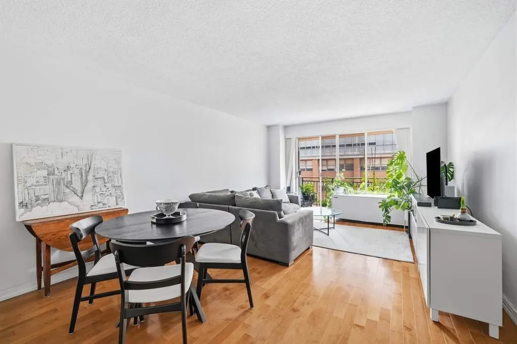 132 E 35th Street New York City NY 10016