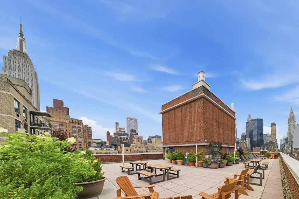 132 E 35th Street New York City NY 10016