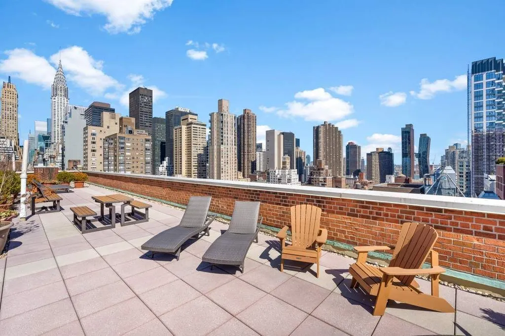 132 E 35th Street New York City NY 10016
