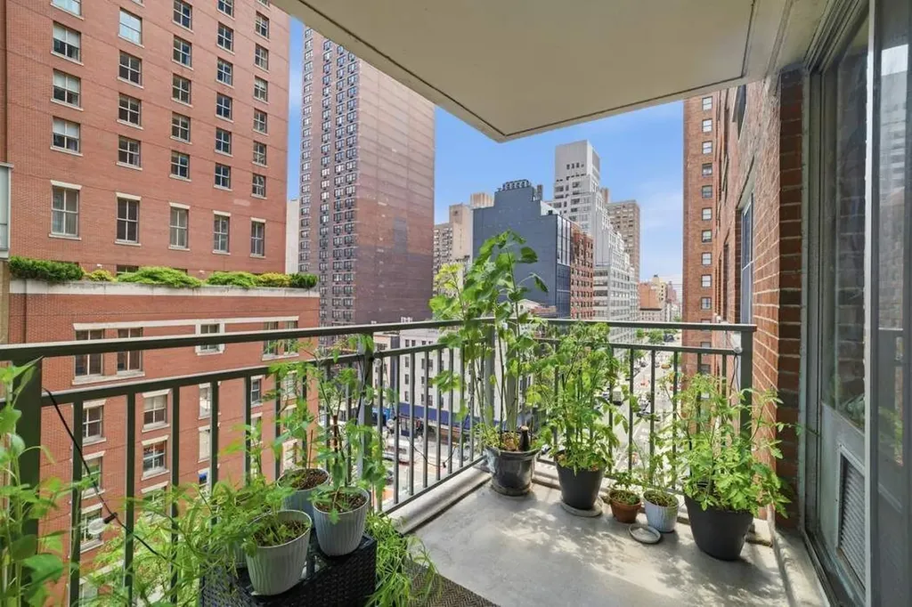 132 E 35th Street New York City NY 10016