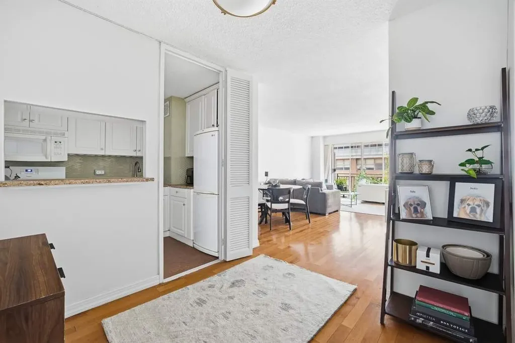 132 E 35th Street New York City NY 10016