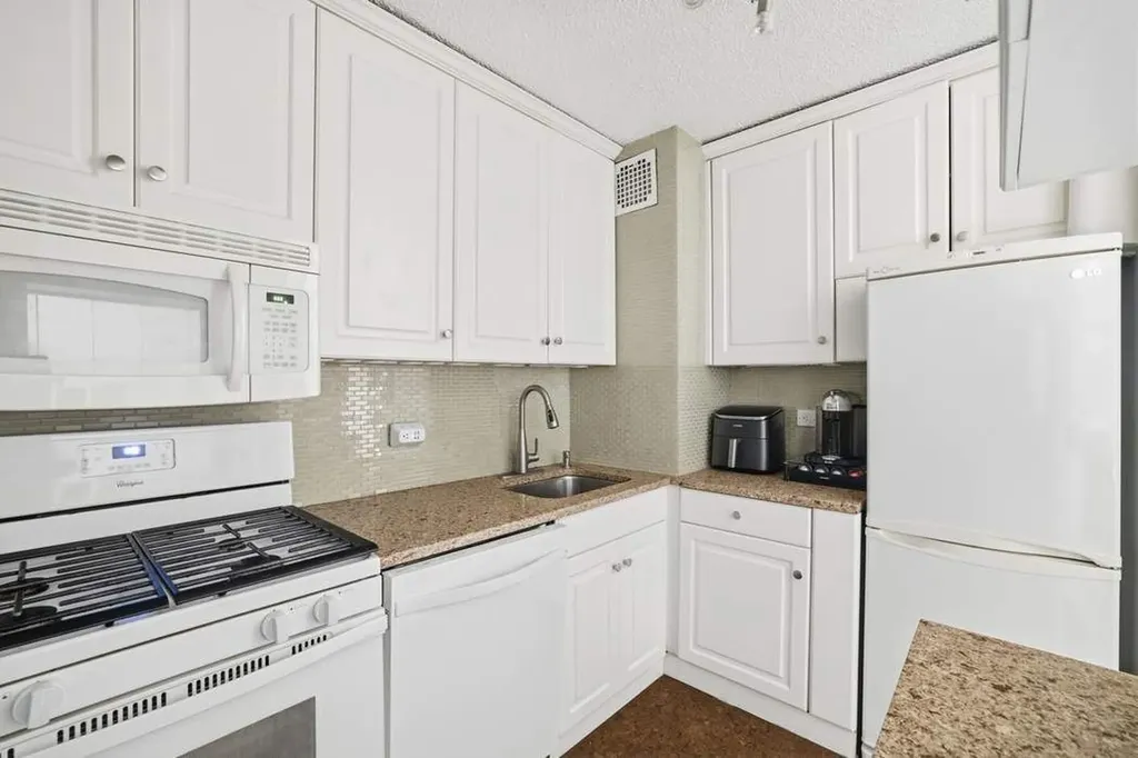 132 E 35th Street New York City NY 10016