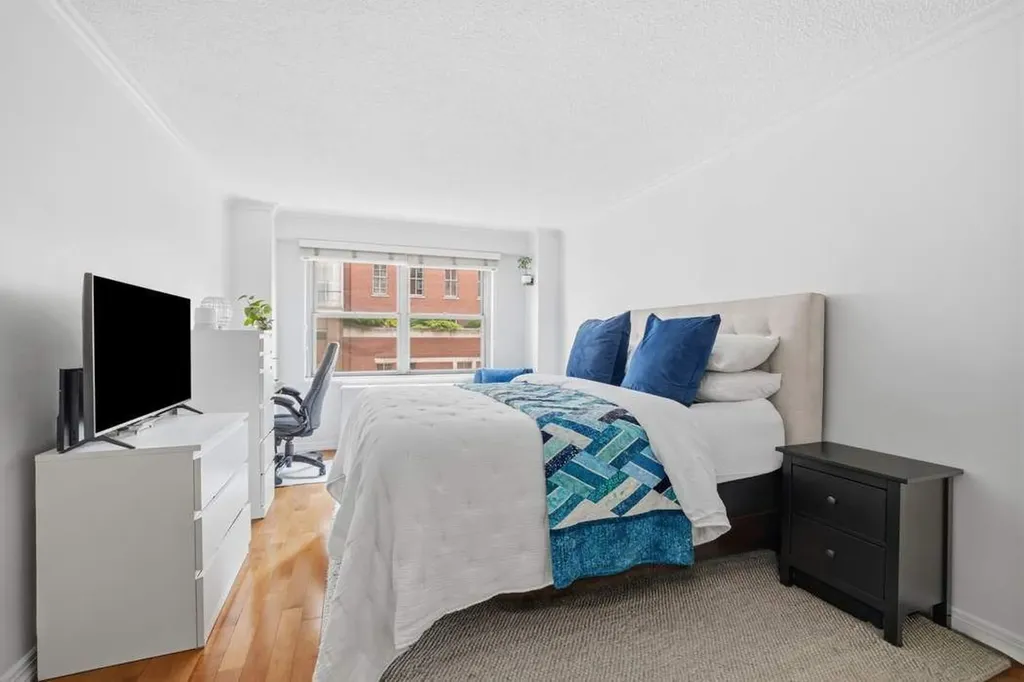 132 E 35th Street New York City NY 10016