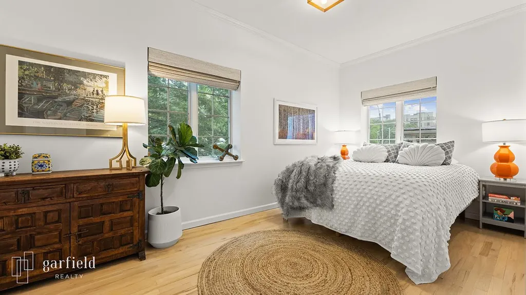 346 E 7th Street New York City NY 11218