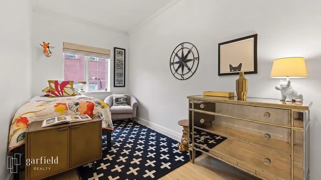 346 E 7th Street New York City NY 11218
