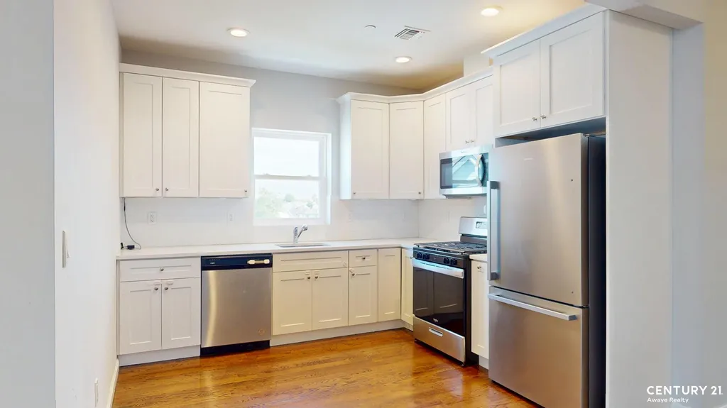 109 Gower Street New York City NY 10314