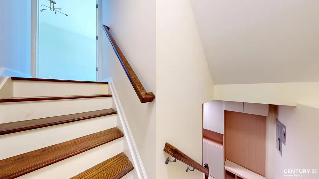 109 Gower Street New York City NY 10314
