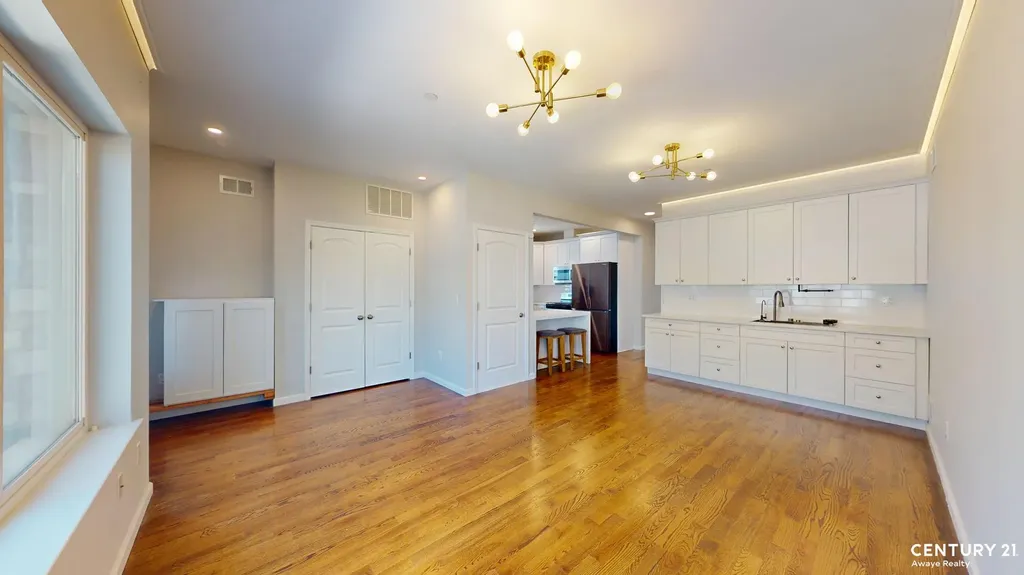 109 Gower Street New York City NY 10314